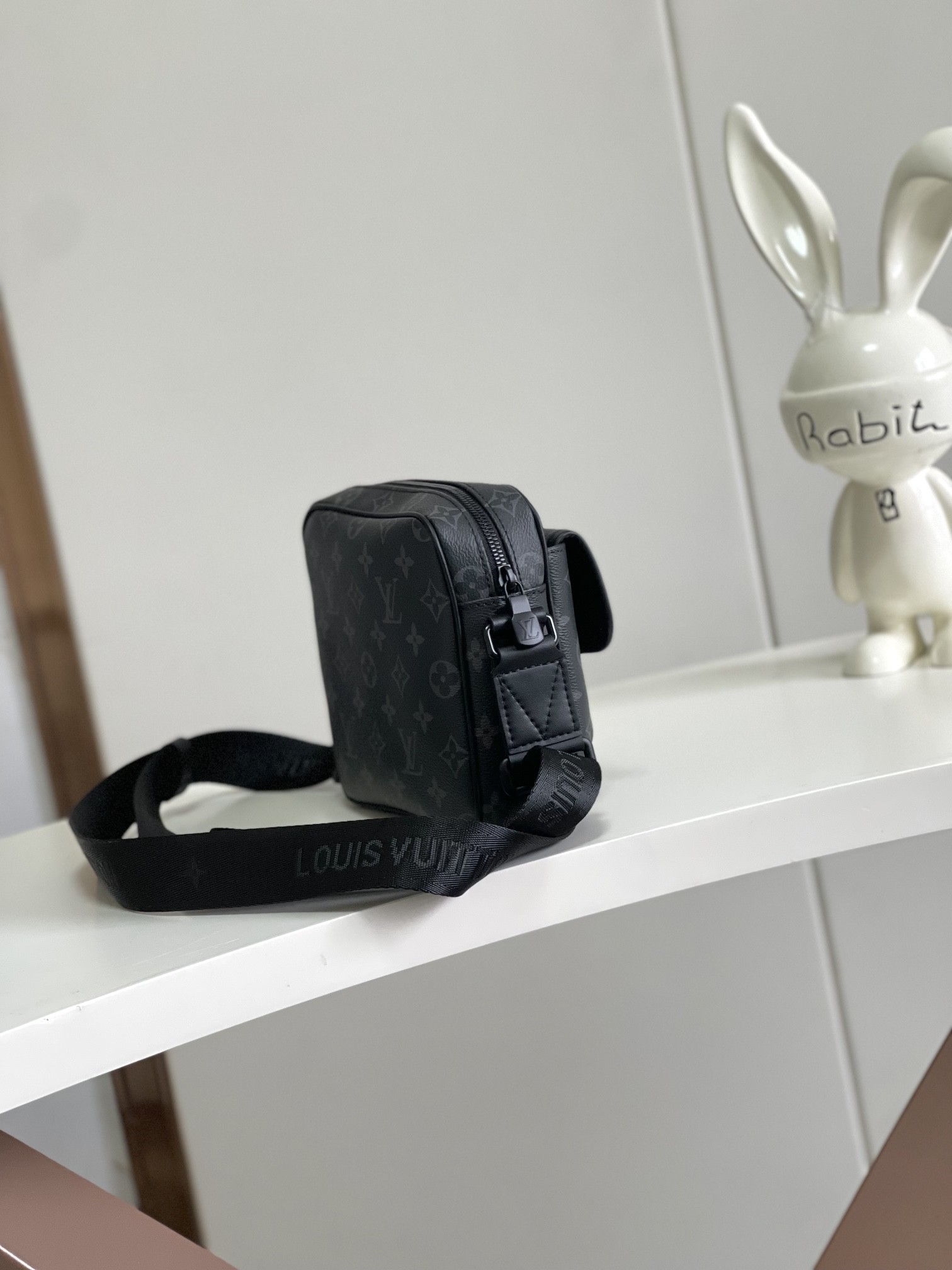 LV Getaway Messenger Bags M12518 17x7.8x18cm