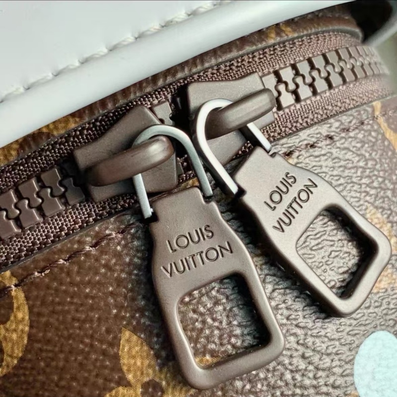 LV Shoulder bag