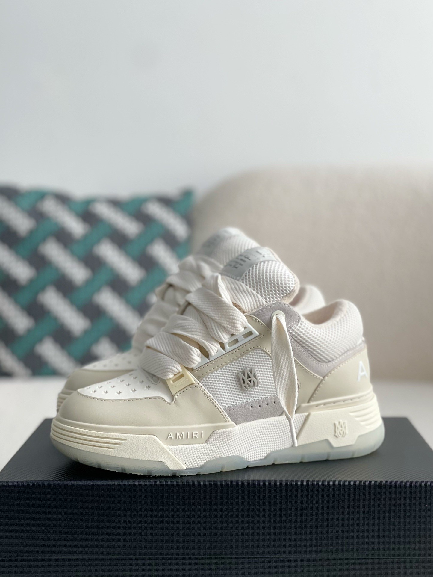 AMRI Sneakers