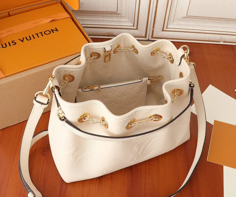 LOUIS VUITTON M25452 LV Bundle