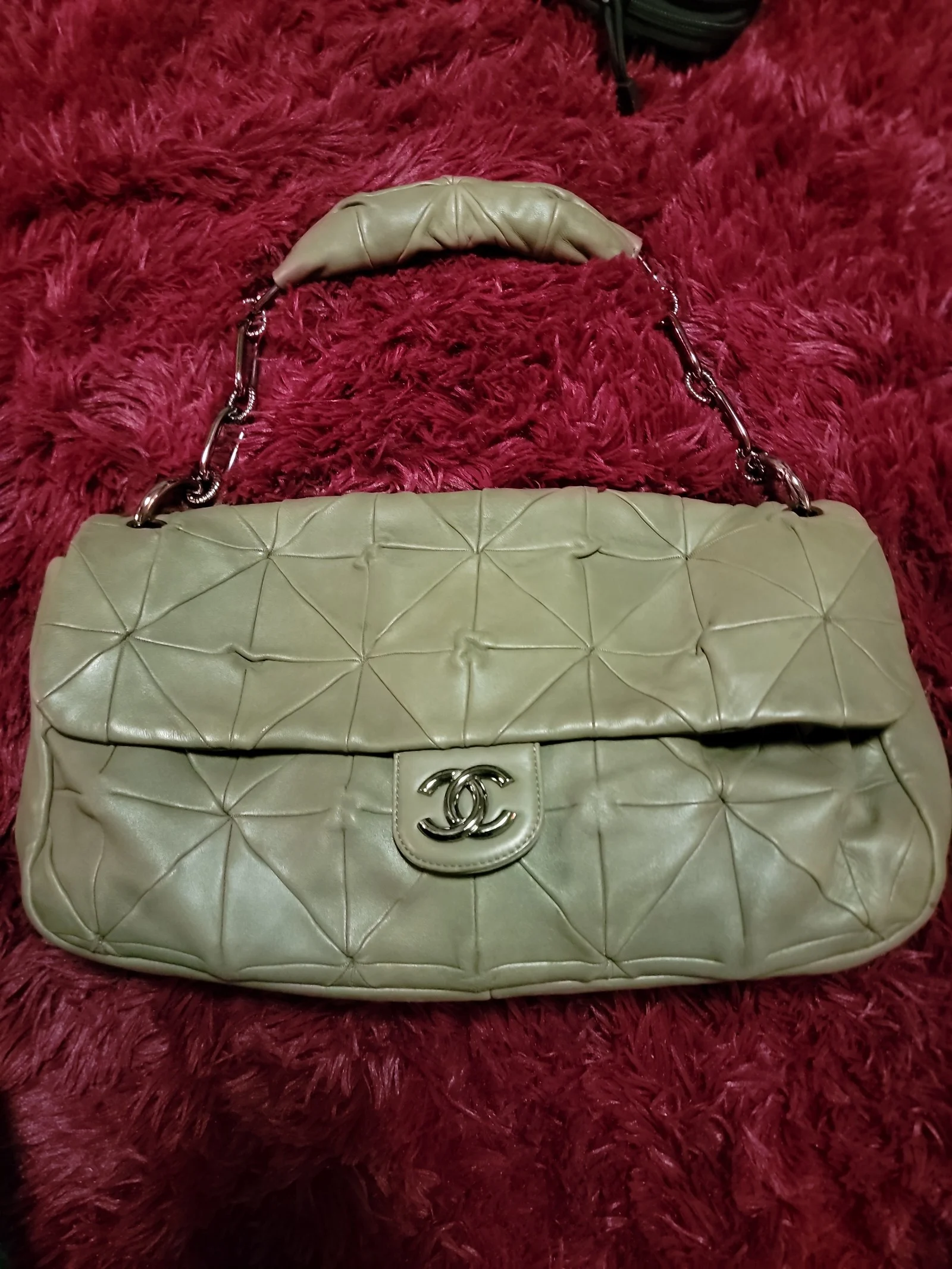 Chanel single flap quilted lambskin shoulder bag
