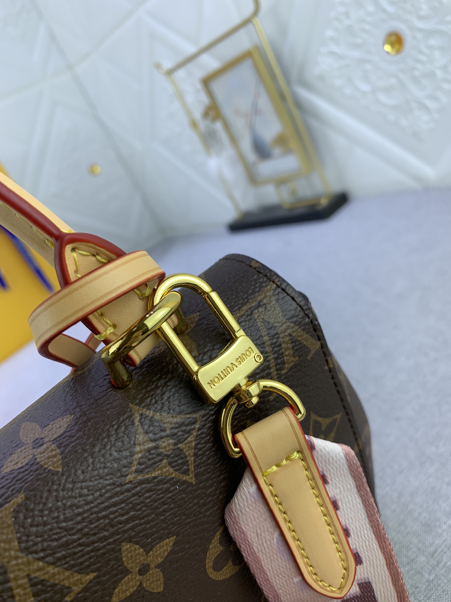 Woman’s Handbag Big:11.0″x7.9″x3.9″ mini:7.9″x6.3″x3.0″ BB-9180001000351