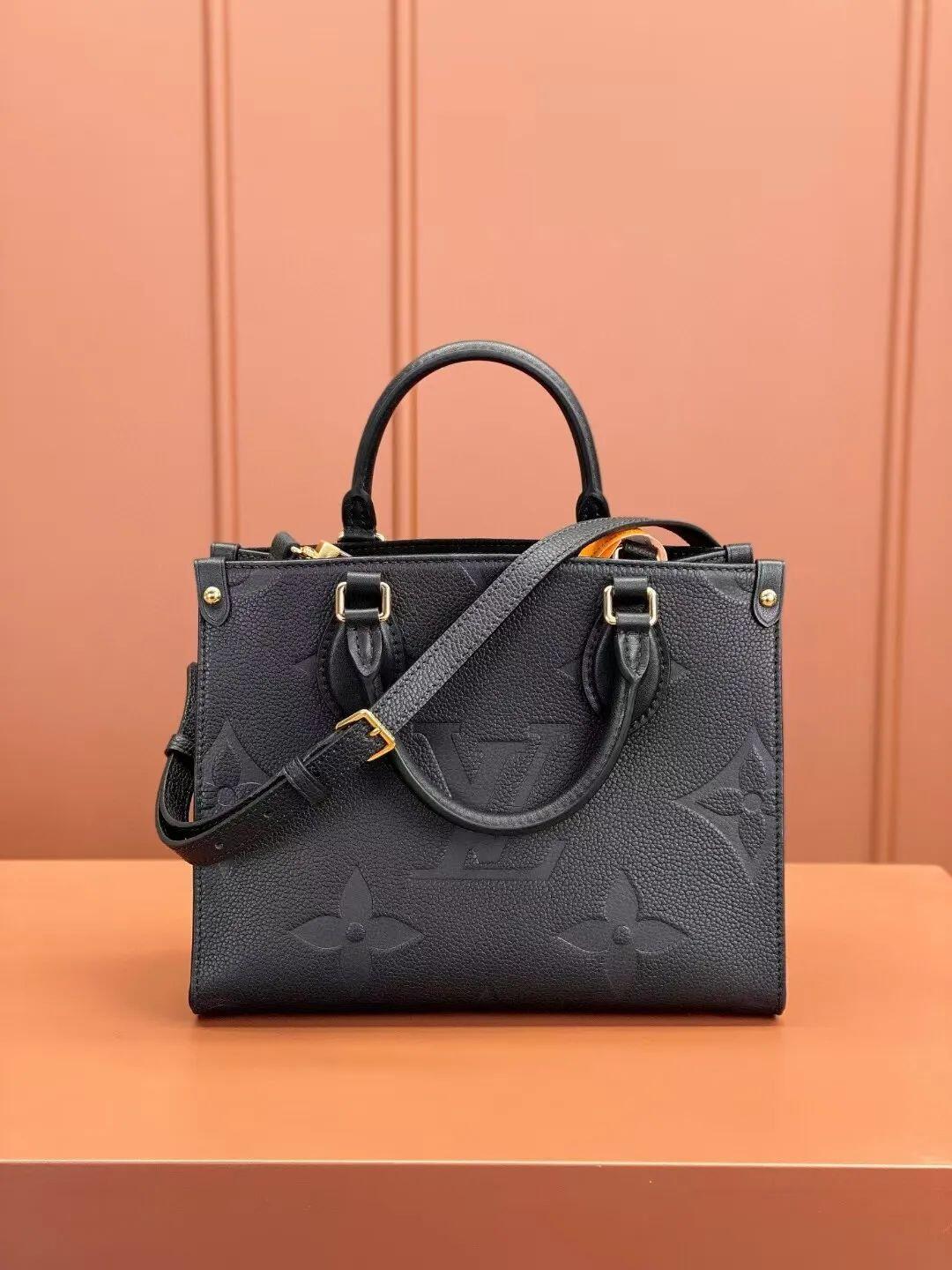 【Louis Vuitton】A versatile and popular choice for both men and women★ OnTheGo PM M45653