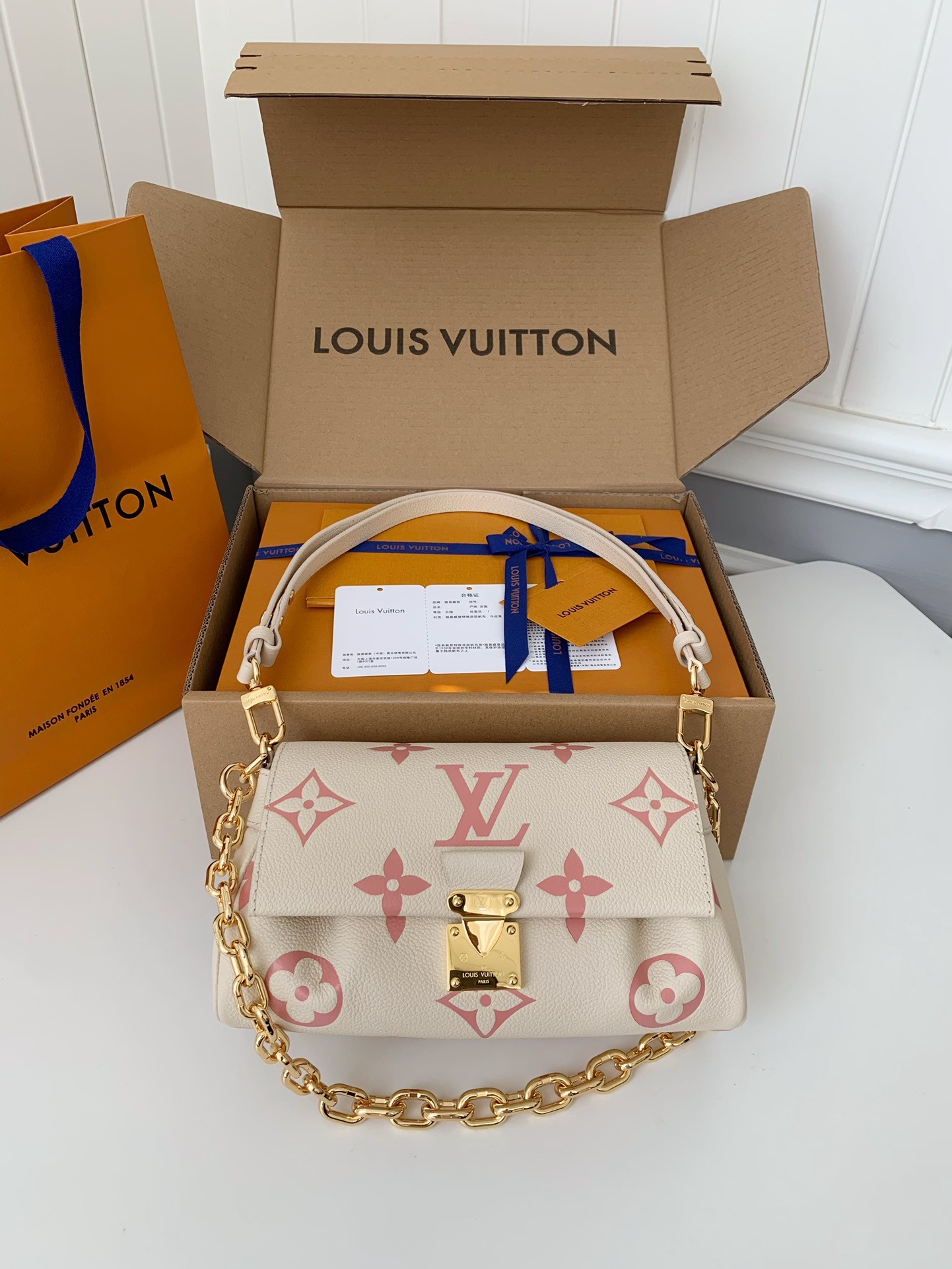 LV  FAVORITE 24*14*9cm