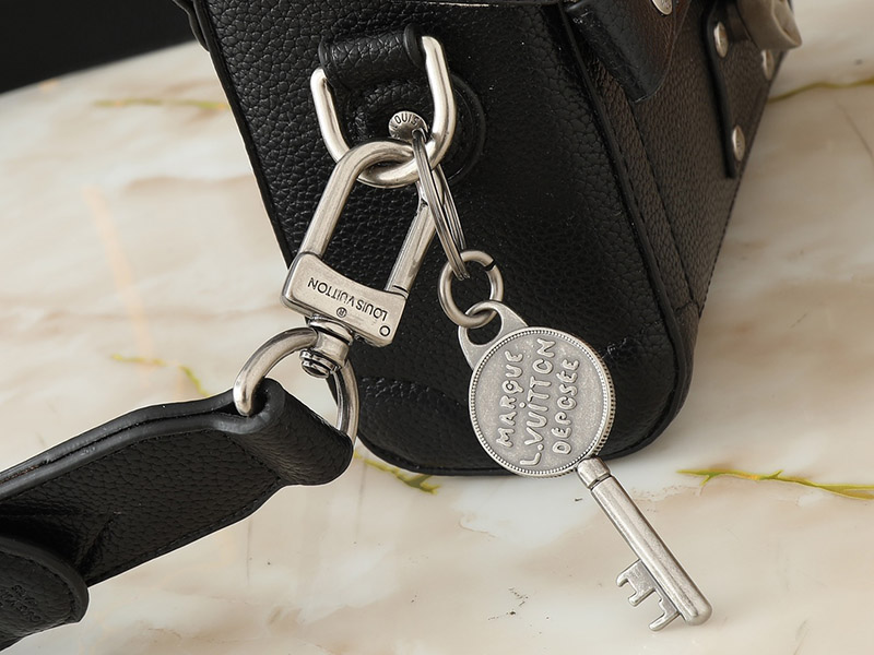 7.5″x5.9″x2.8″ Black Embossed Leather White Lining Hand bag With Adjustable Strap BB-921433