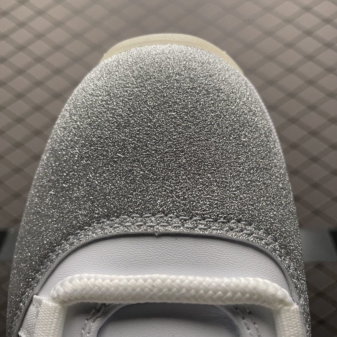 JRD 11 Retro White Metallic Silver AR0715-100