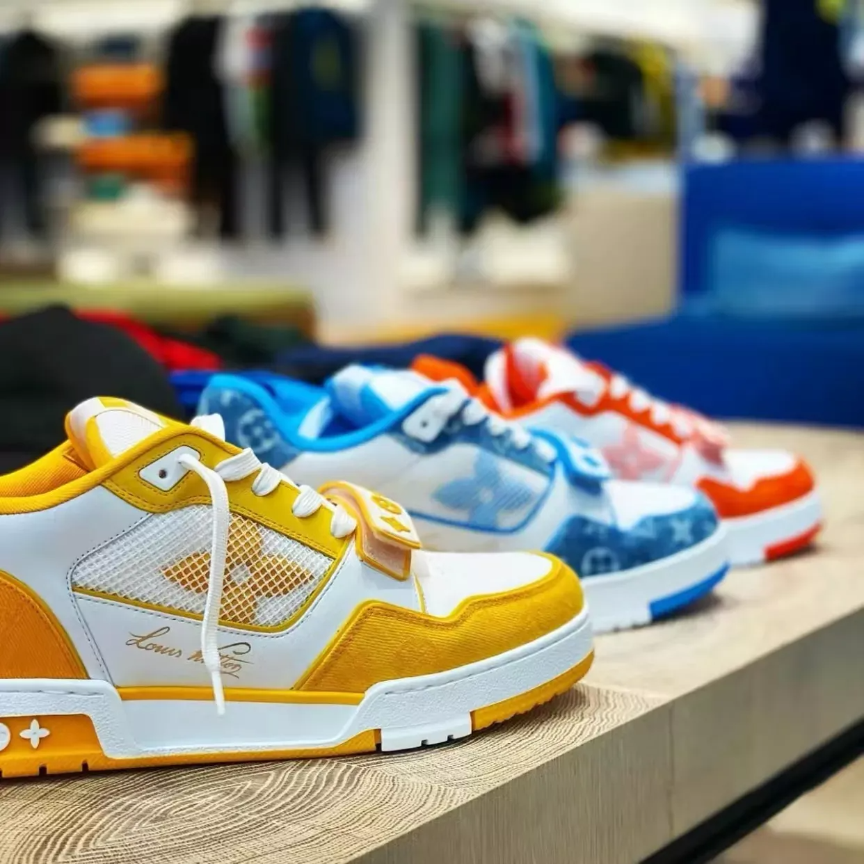 大人気 ！待望の新作が遂に登場！LOUIS VUITTON TRAINER LVトレイナー・ライン スニーカー