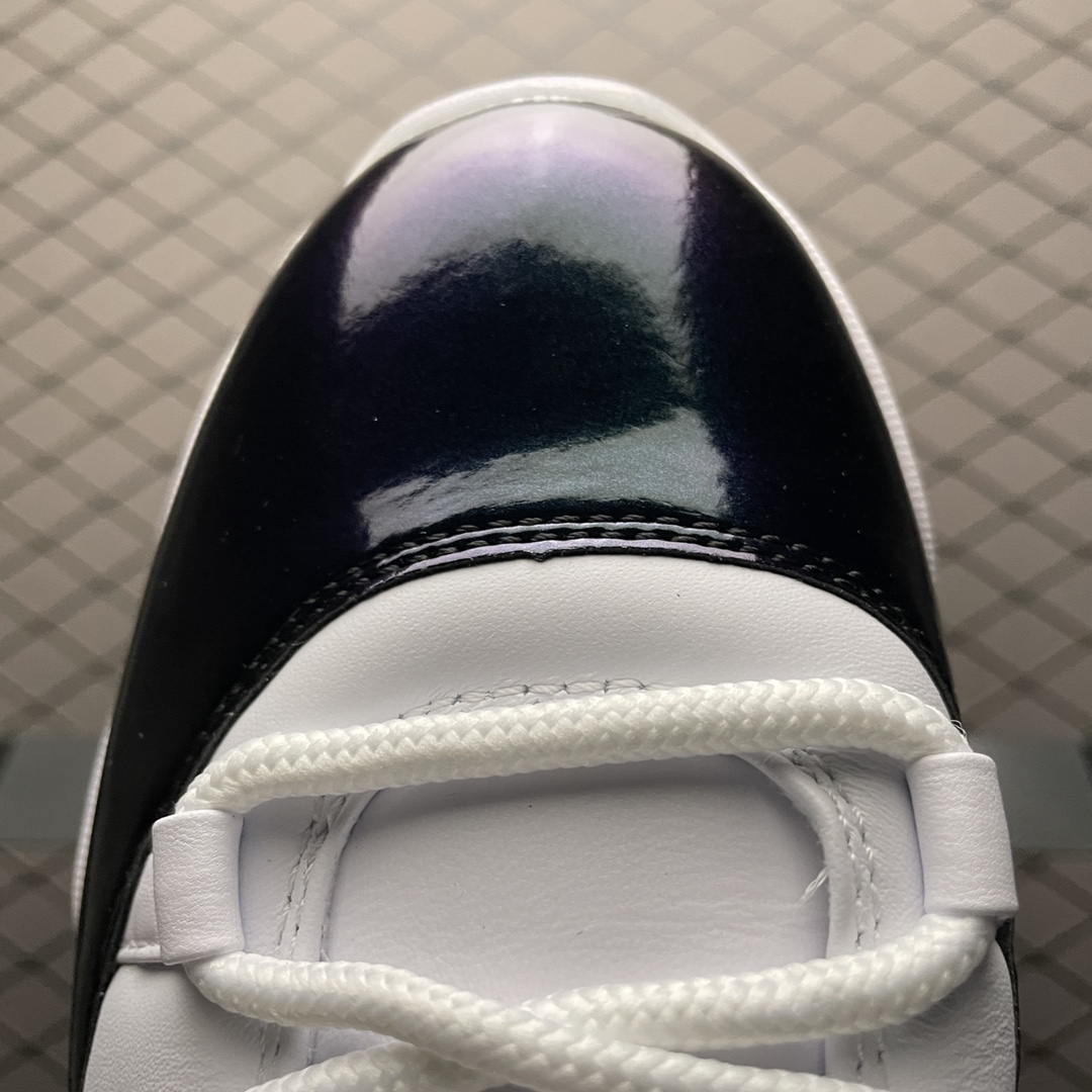 JRD 11 Retro Low Iridescent 528895-145