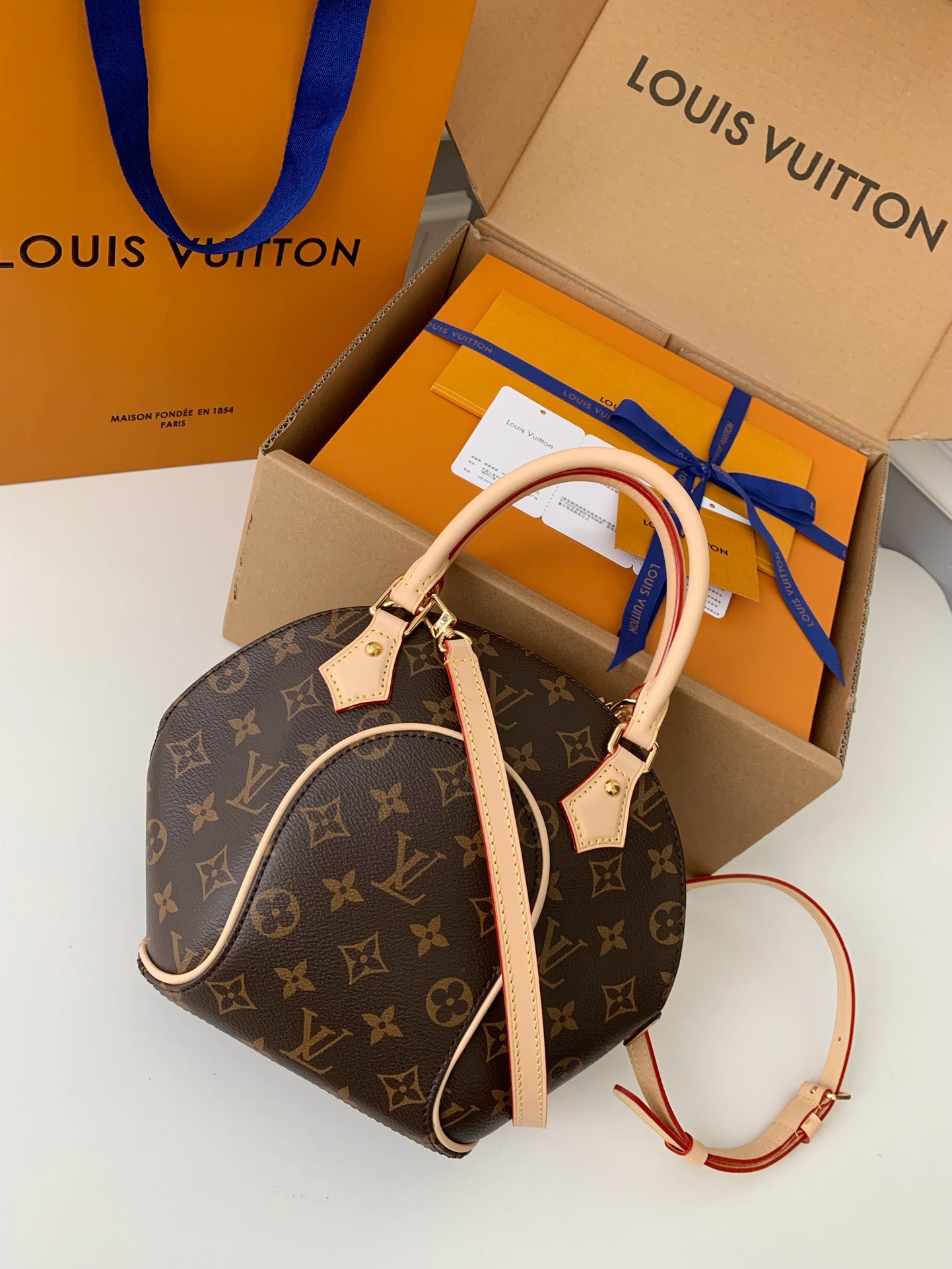 LV ELLIPSE 28*21*8cm
