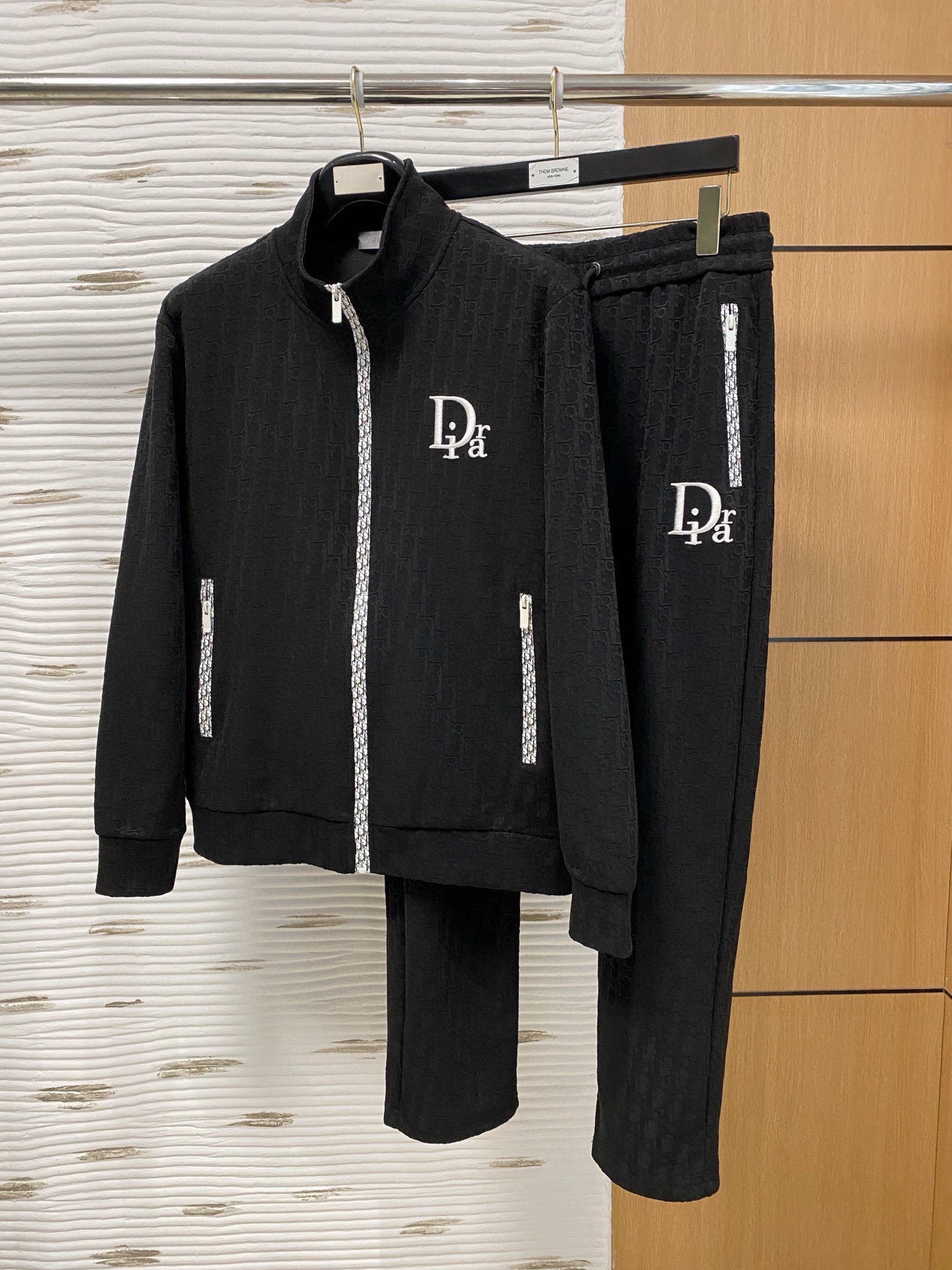 DR Long-sleeved two-piece suit