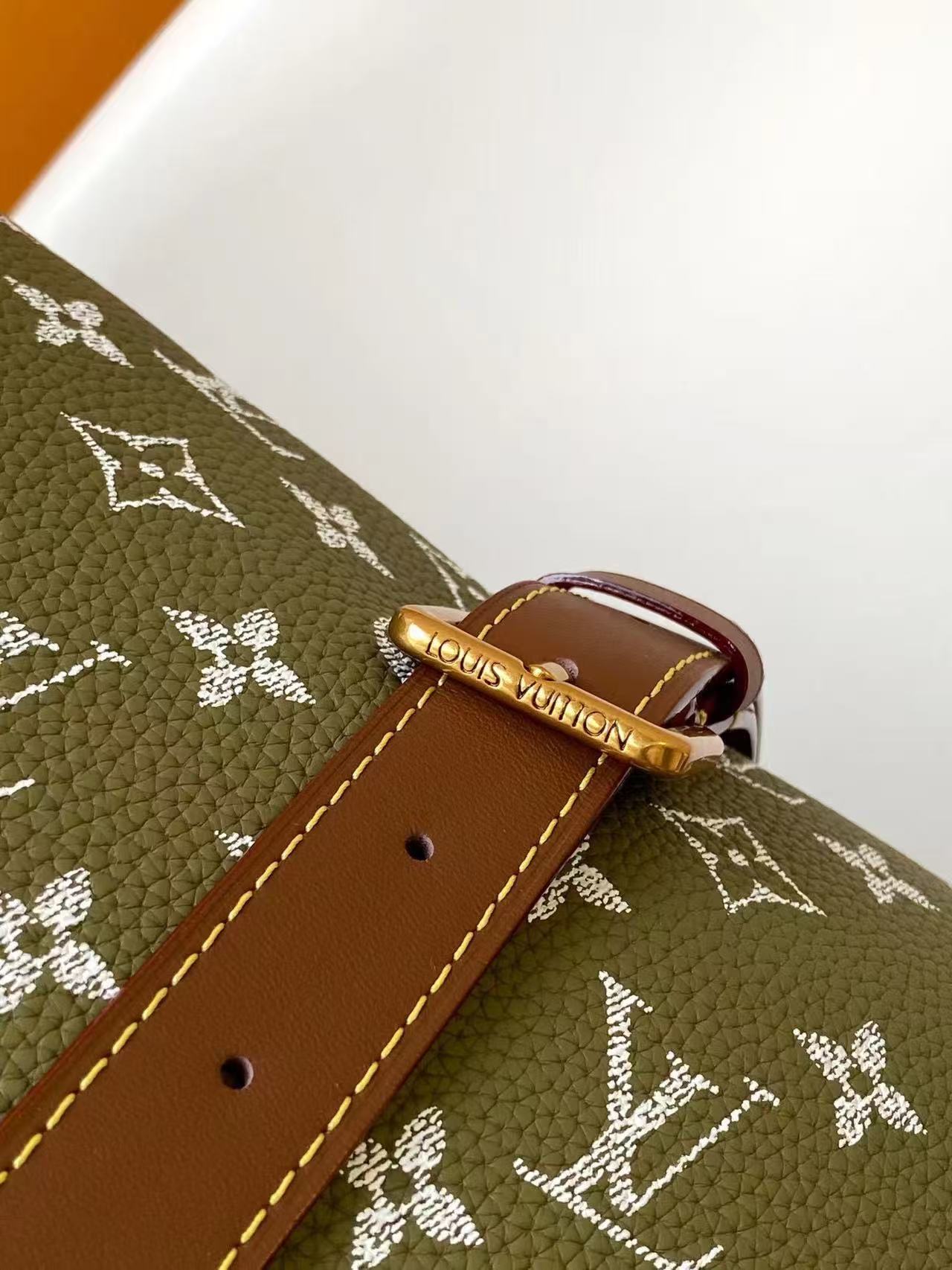 LV M15241  Bandouliere 2025 25*15*15CM