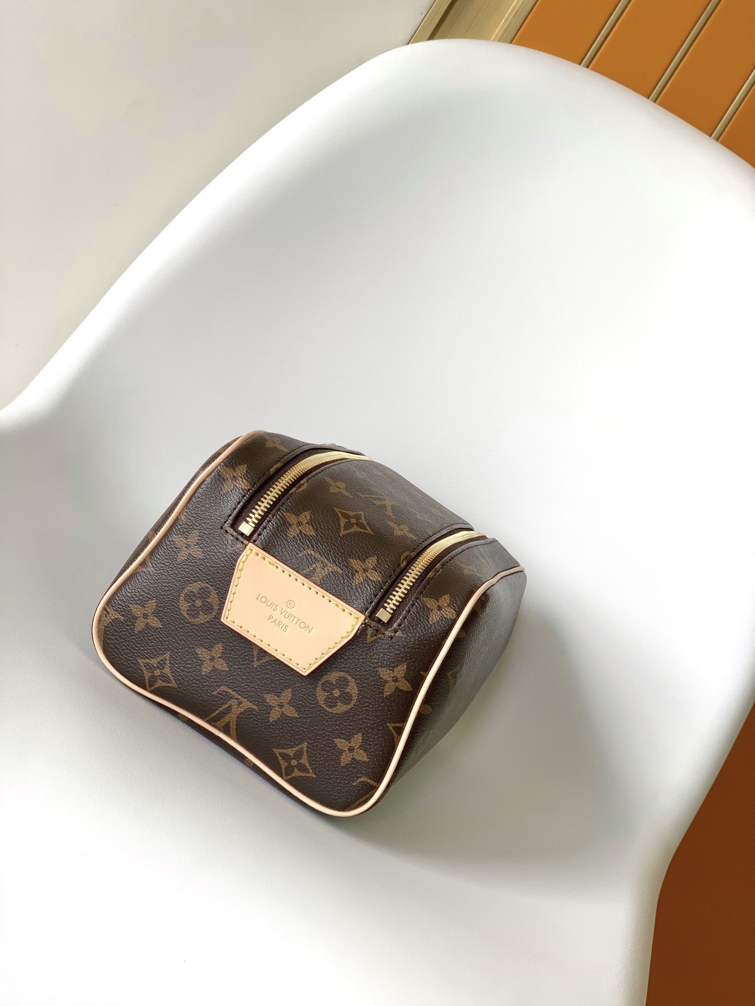 LV TOILETRY BAG M44494 Size：28x15x16.5cm
