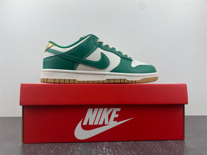 NK Dunk Low Malachite University Gold FB7173-131