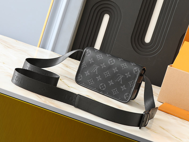 Genuine leather Size 7.5″x4.7″x2.8″ magnetic snap Messenger bag with Adjustable Strap BB-921608