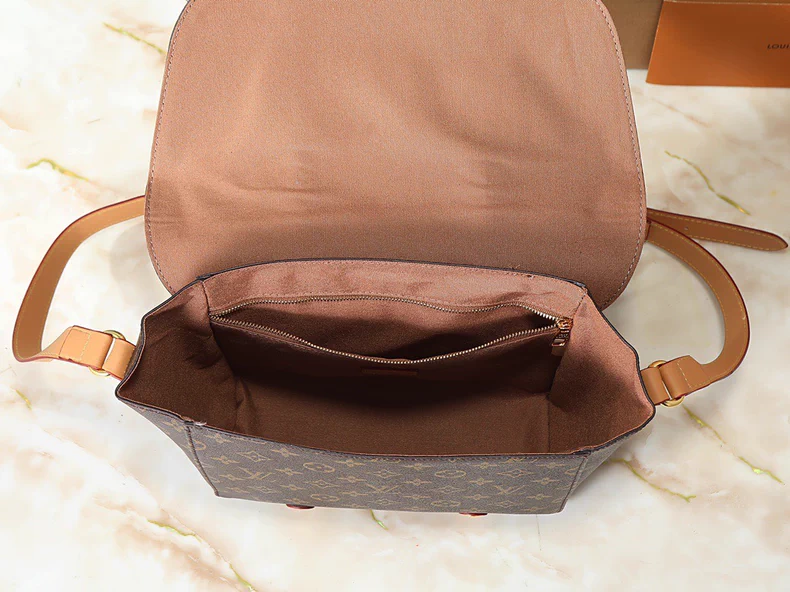 LOUIS VUITTON M28115 Christopher Messenger