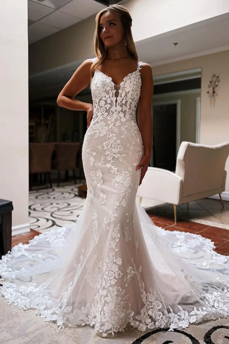 Elegant Mermaid V Neck Lace Wedding Dress with Train