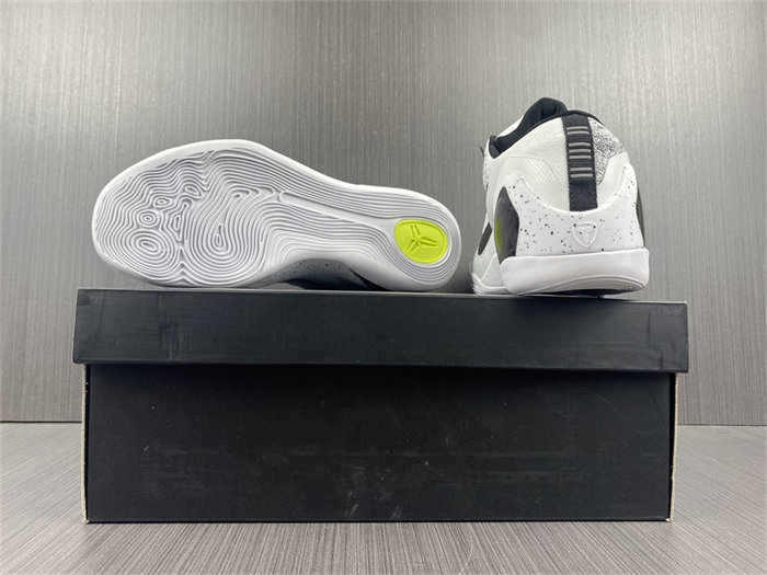 NK Kobe 9 Elite Low Beethoven 653456-101