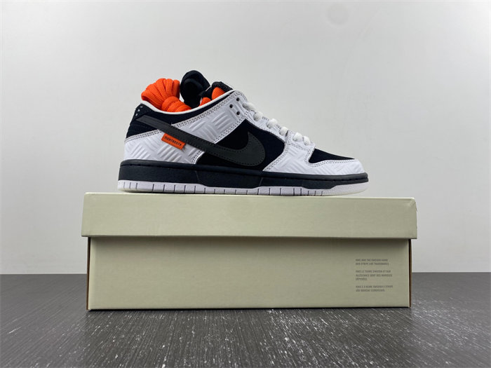 NK SB Dunk Low FD2629-100