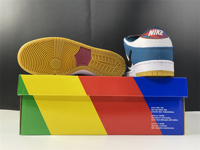 NK Dunk SB Low Pro QS Parra DH7695-100