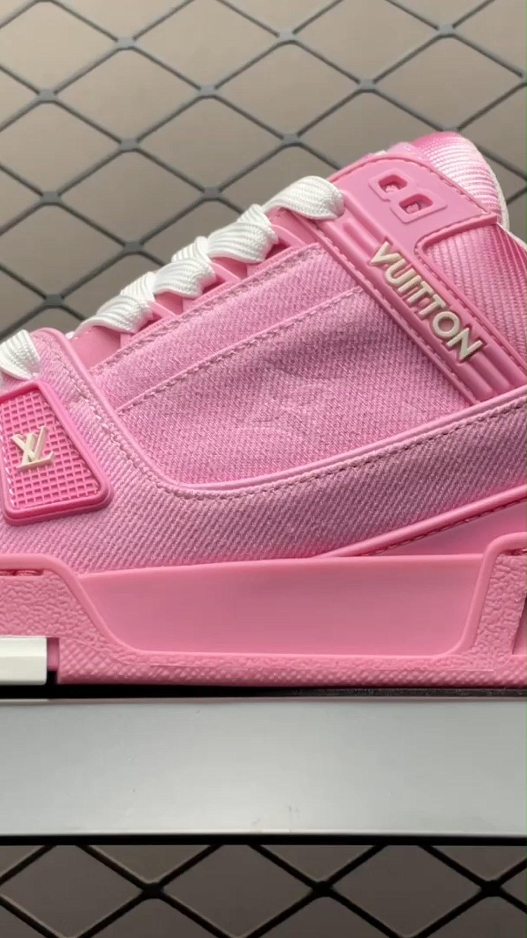 LV TRAINER