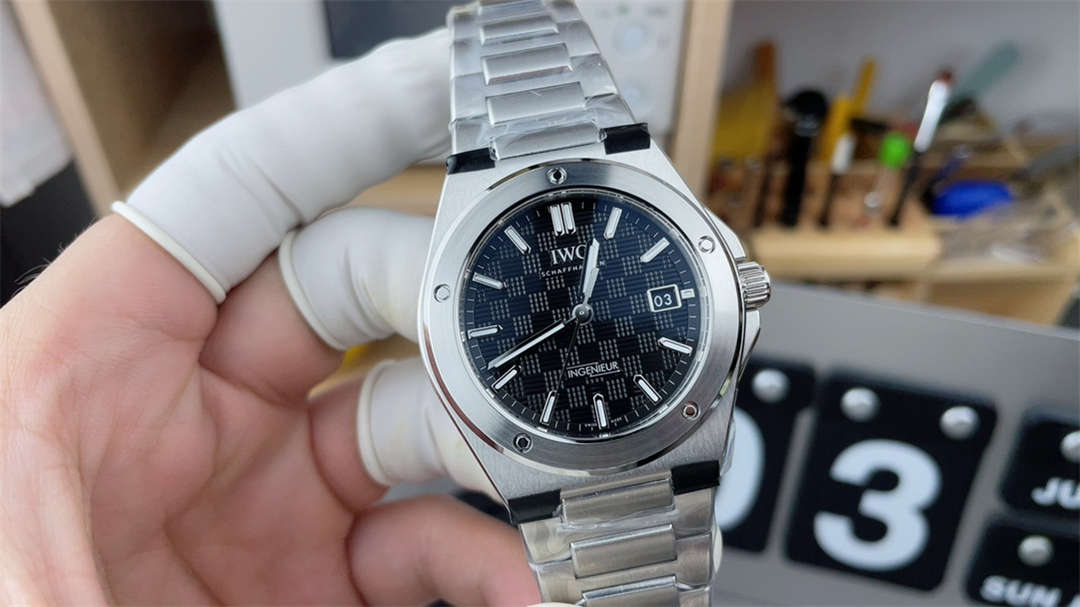 IWC Ingenieur Replica Black Dial – Premium V7 Edition Automatic Stainless Steel Watch