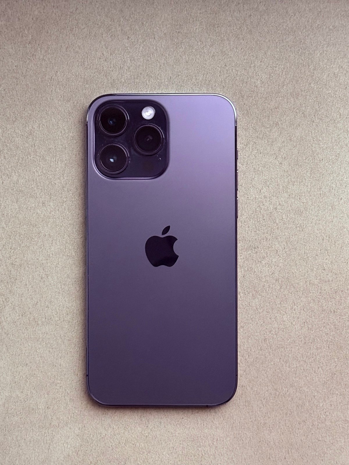 IPhone 14 Pro Max Like New unlocked with new original charger and block 1U57