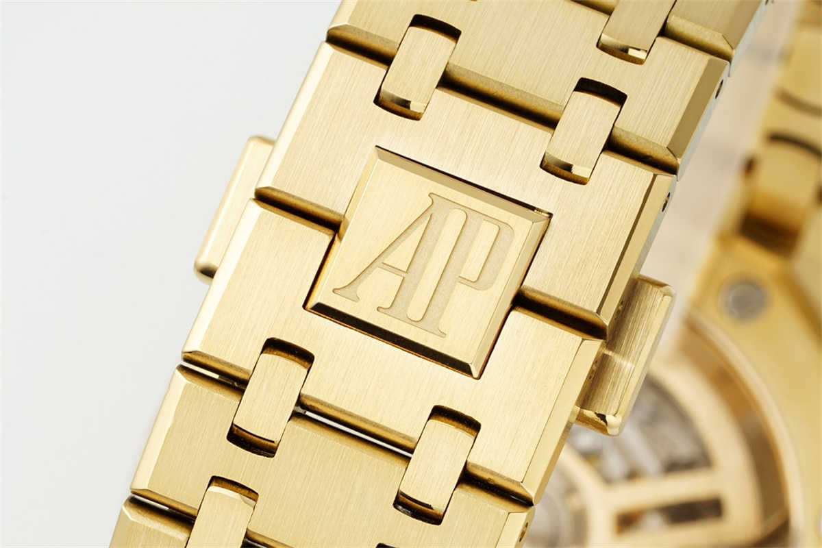 AP 26240BA Replica – Luxury Yellow Gold Royal Oak Chronograph by APS Factory