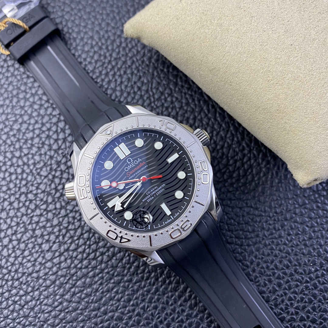 VSF Seamaster 300M Grey Dial Replica – 42mm Stainless Steel Diver Watch