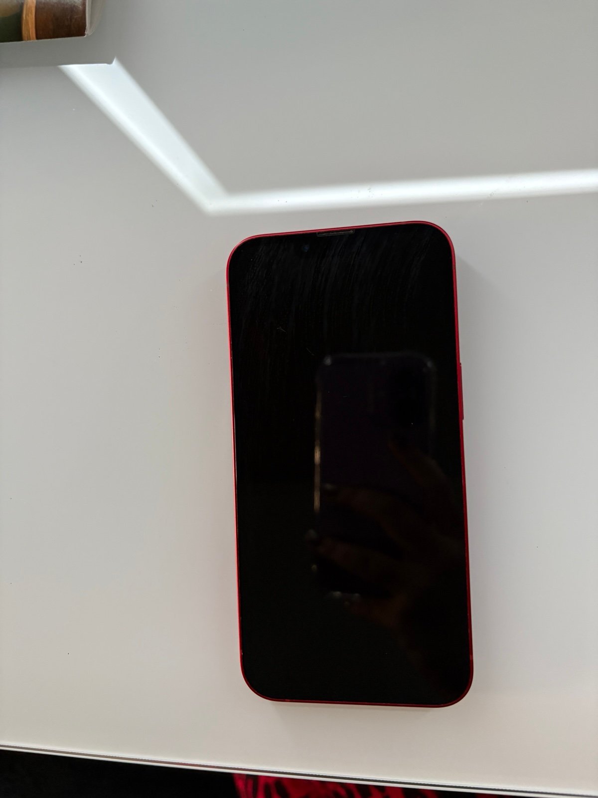 Red iPhone 13 1N89