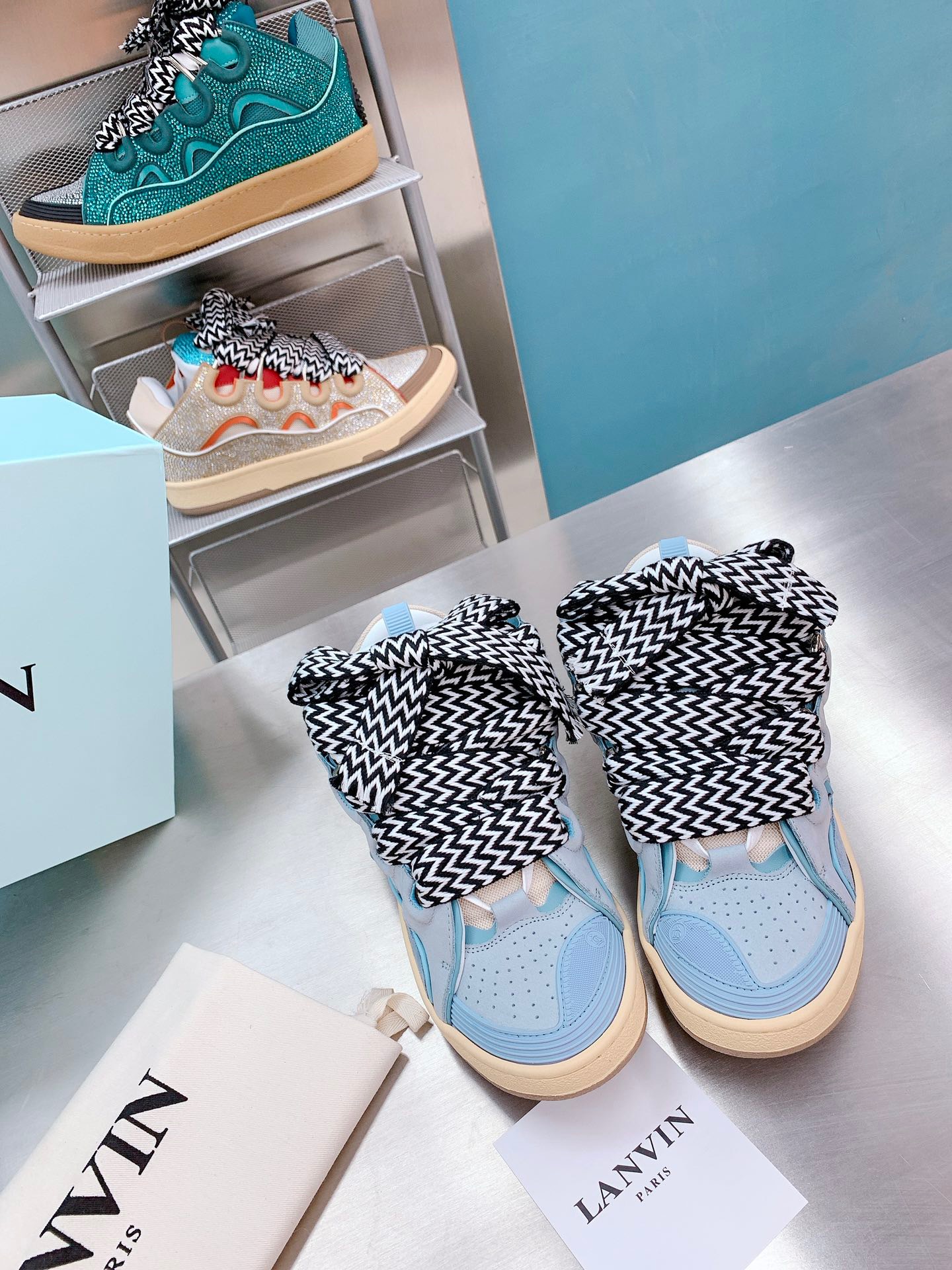 LAN Curb Sneaker 23