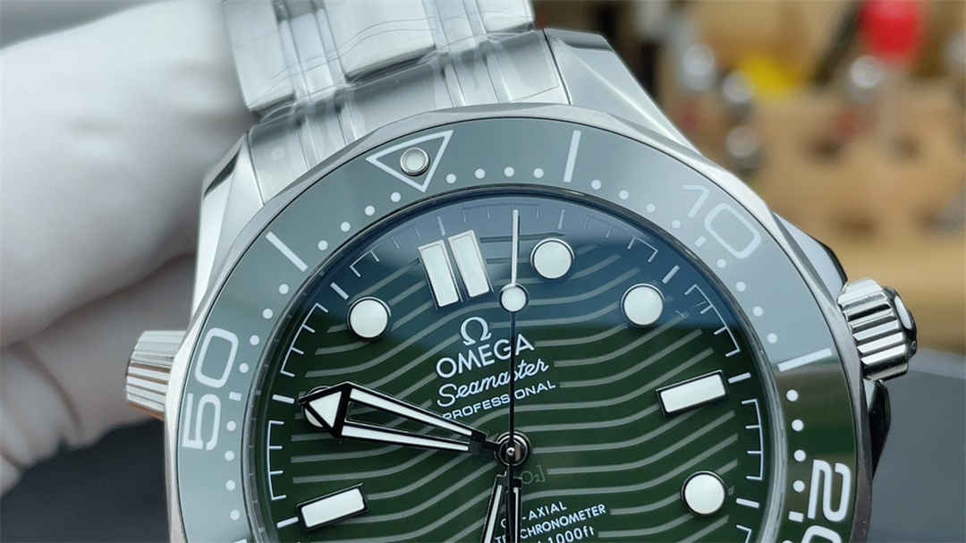 VSF Seamaster 300M Green Dial Replica – 42mm Diver Watch with Green Ceramic Bezel