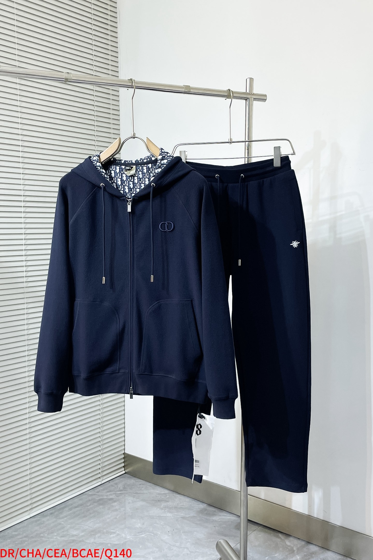 DR Long-sleeved two-piece suit