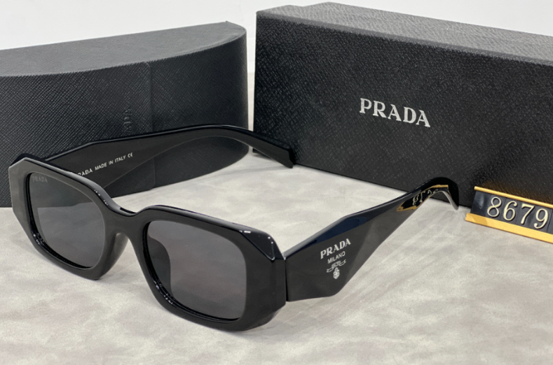 G07：Prada Square Sunglasses