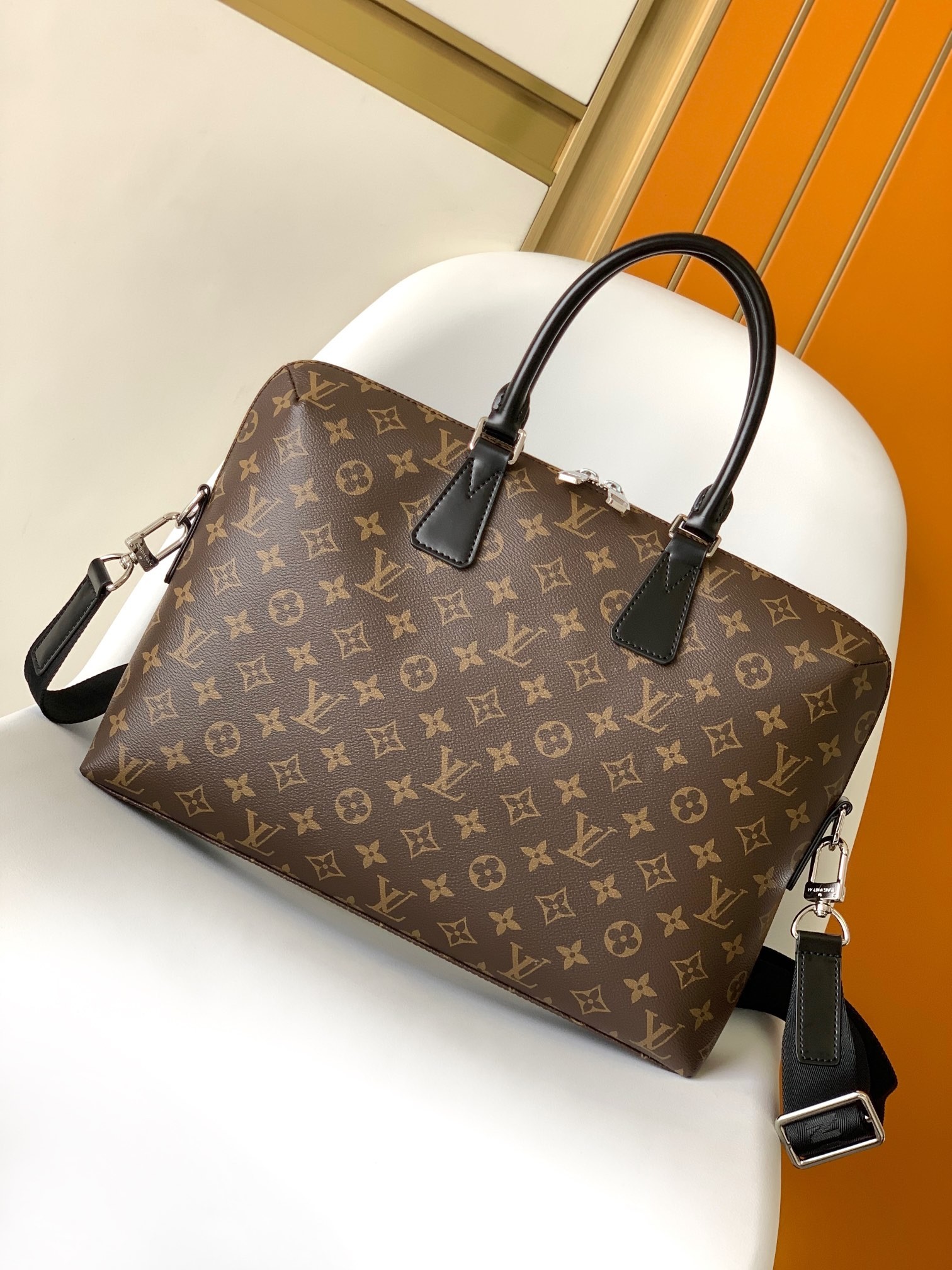 LV Porte-Documents Jour M40868 37x28x6cm