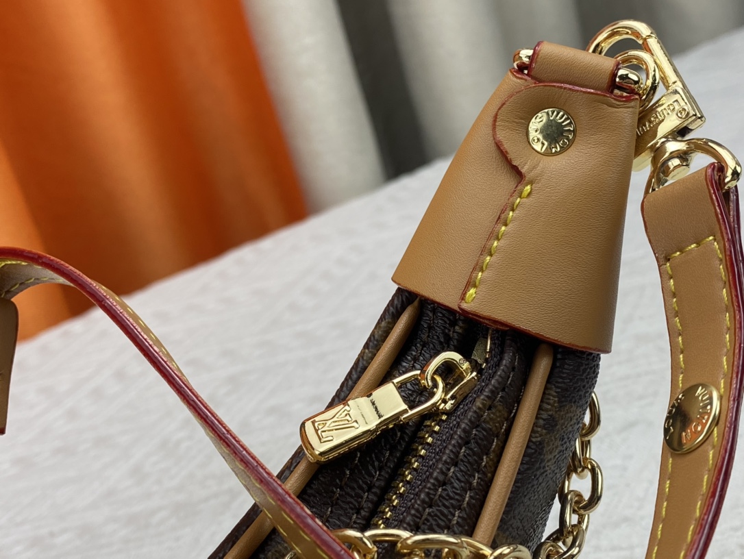 Woman’s Handbag 9.1″x5.1″x2.4″ BB-918000100059