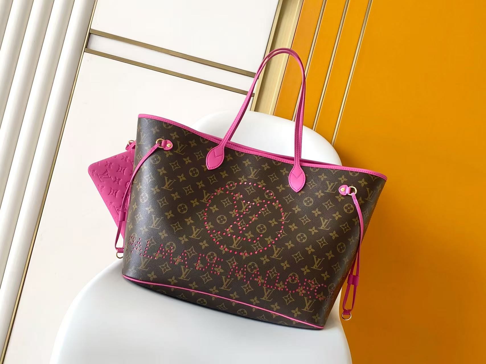 LV Neverfull M29211 Size：39x32x19cm