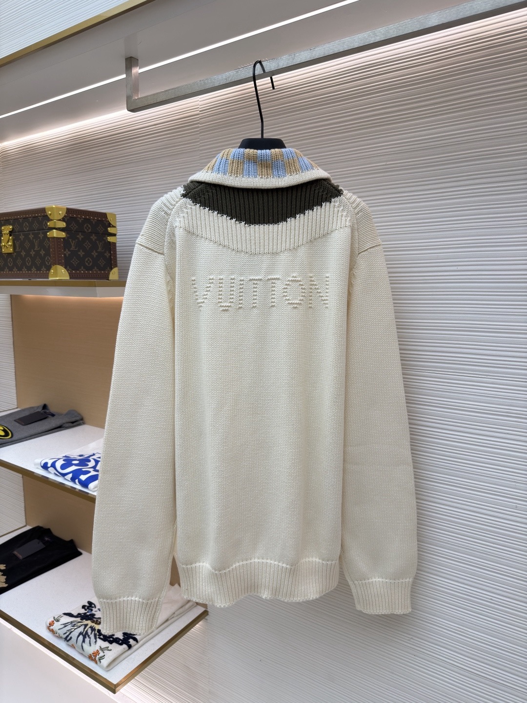 LV Color-blocked knit jacket