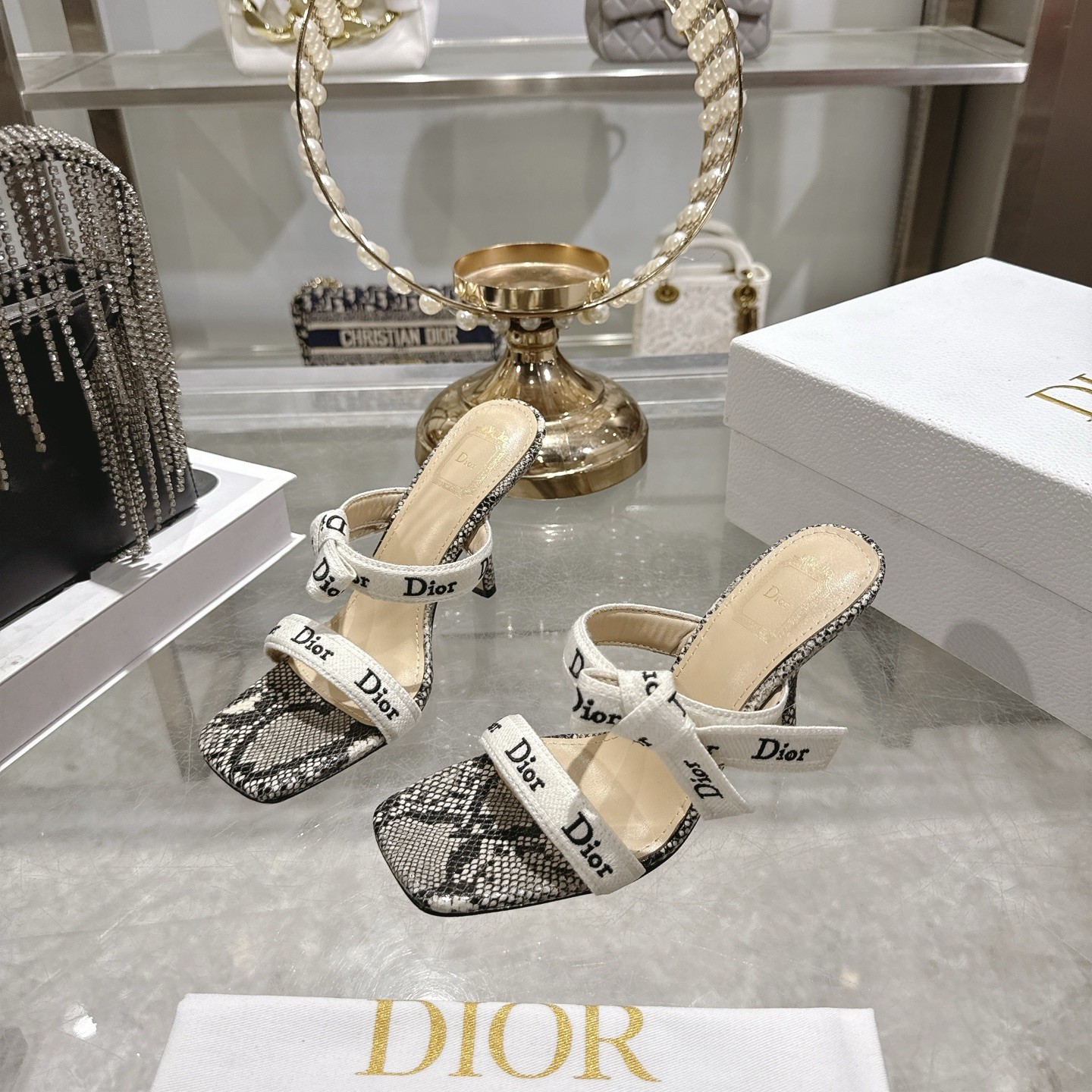 DR High heels 8.5cm
