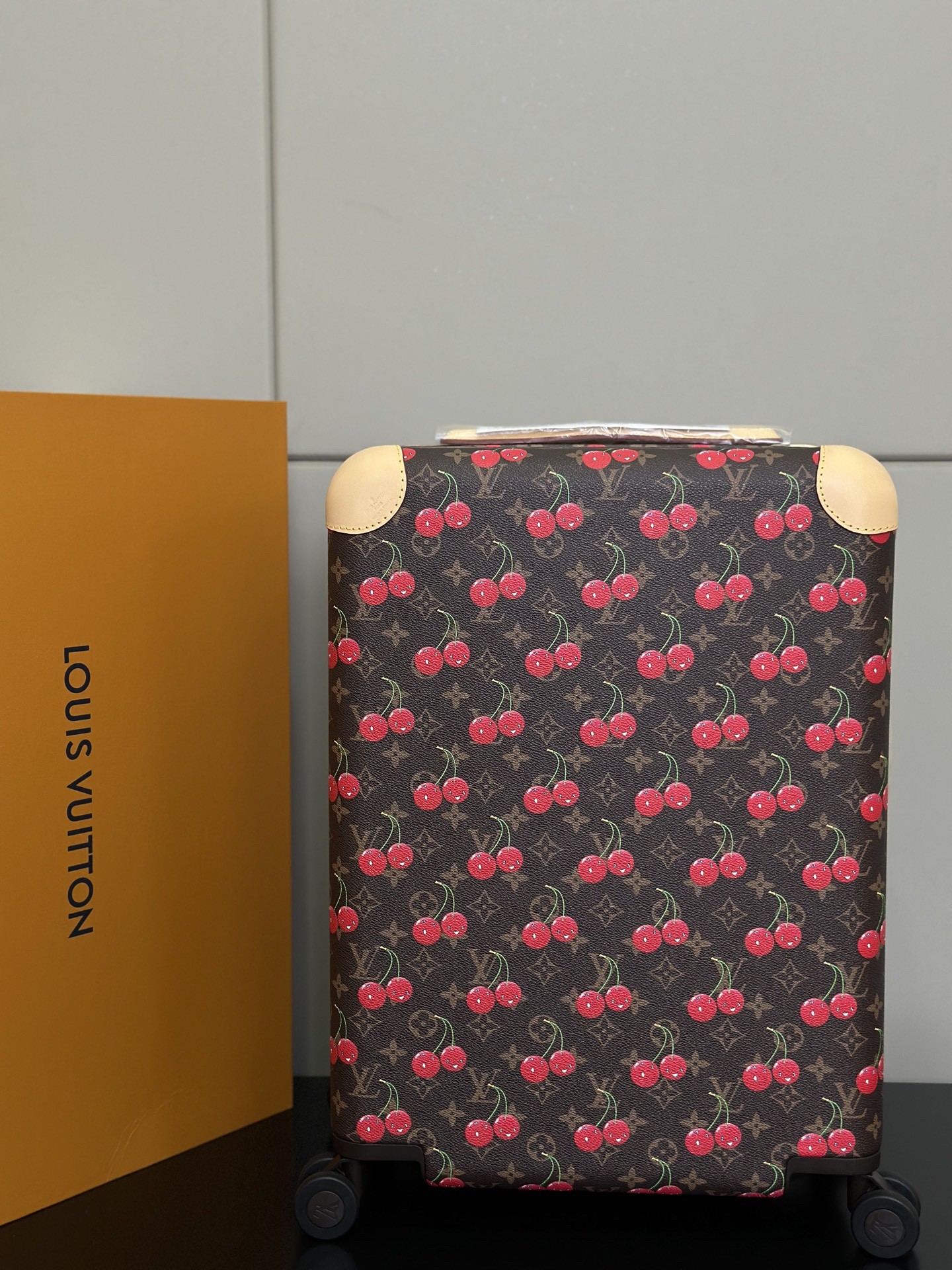 LV Suitcase Size:55x38x21cm