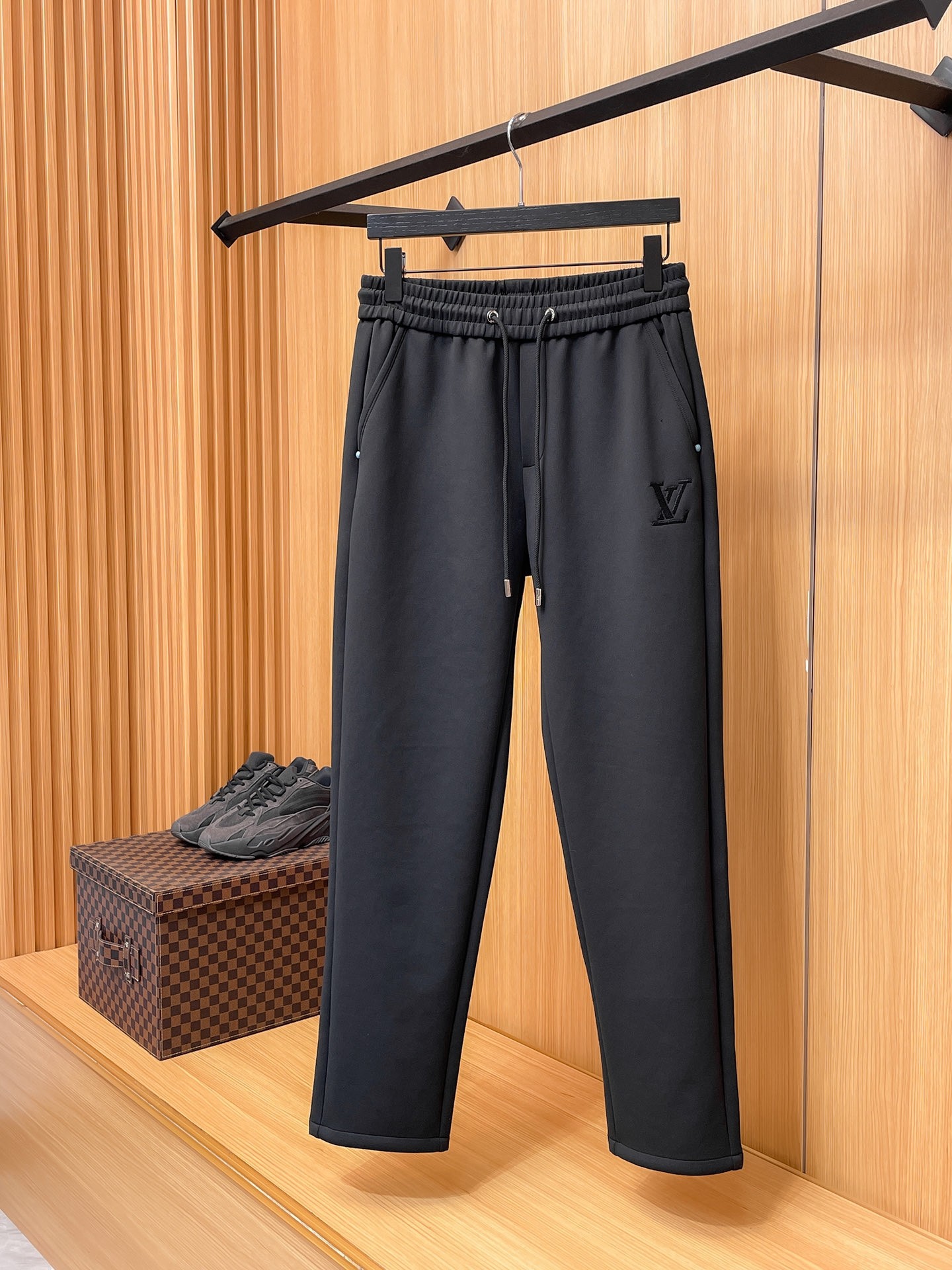 LV Casual pants