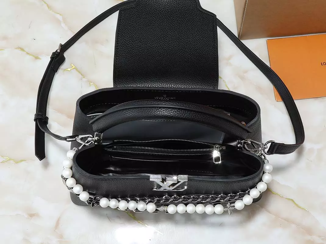 3 Colors Big 12.4″x7.9″x4.3″ Medium 10.6″x2.9″x3.5″ Small 8.3″x5.4″x3.1″ Pearls Chains Woman’s Handbag BB-24011