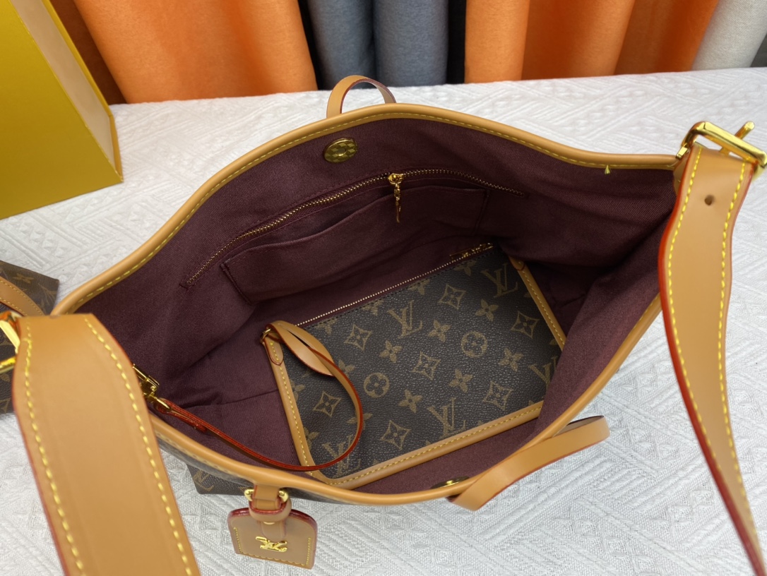 Woman’s handbag with straps 11.4″x9.4″x4.7″ BB-9180001000627