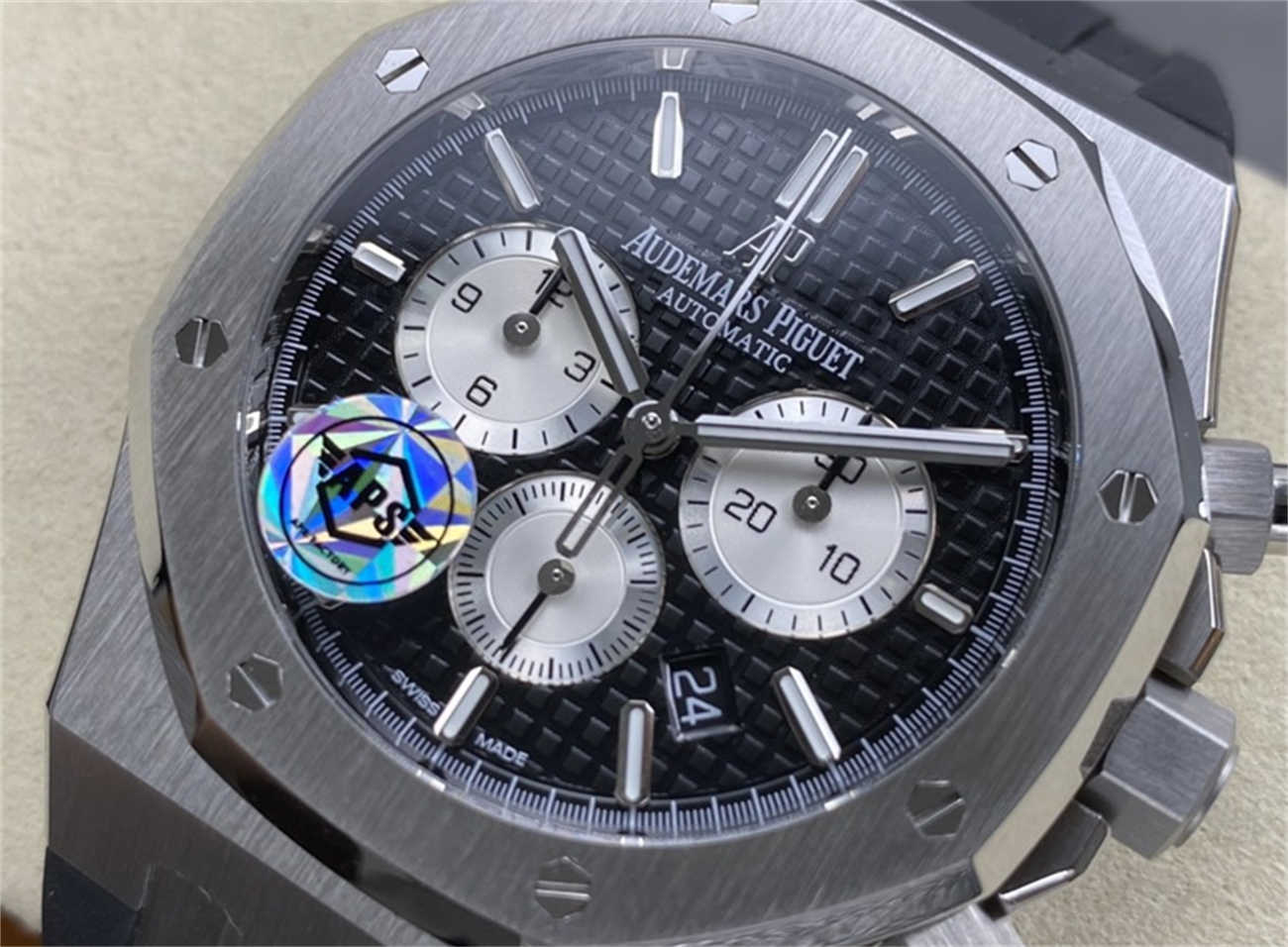 AP 26331 Replica (APS Factory) – Black Dial & Rubber Strap Edition