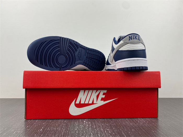 NK Dunk Low Summit White Midnight Navy FD9749-400