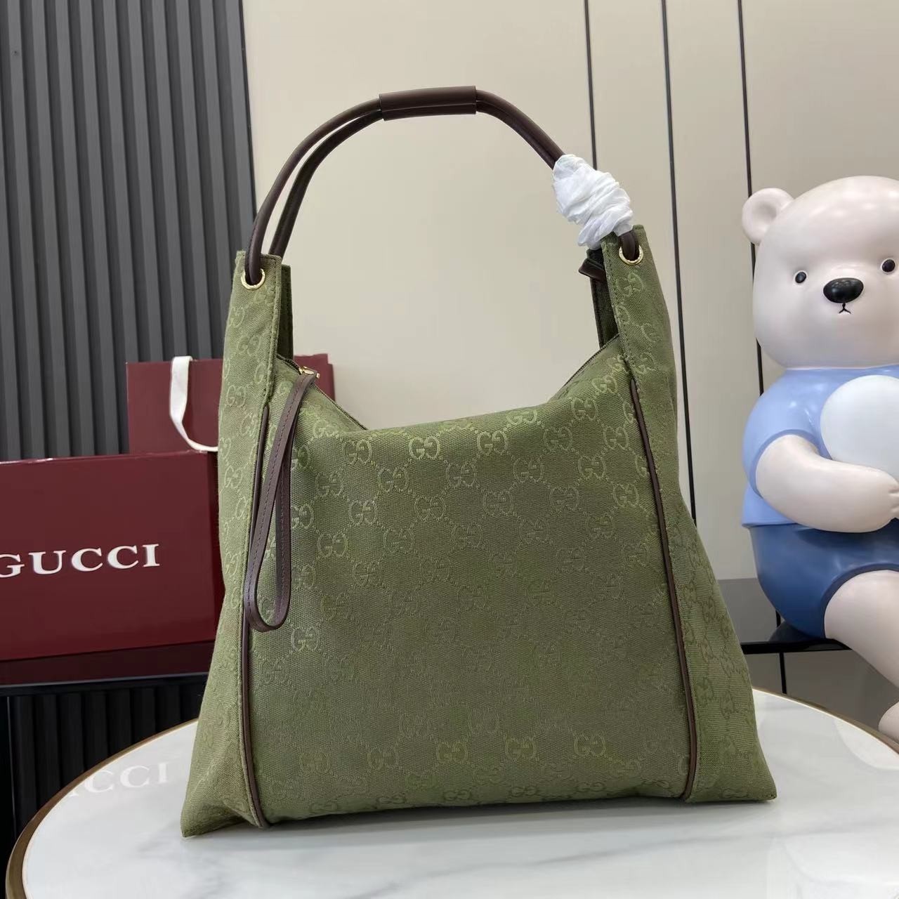 GUC Shoulder bag 36x36x10cm