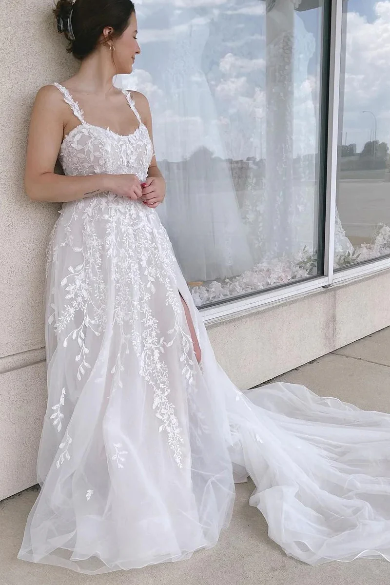 Charming A Line Sweetheart Tulle Wedding Dress with Appliques