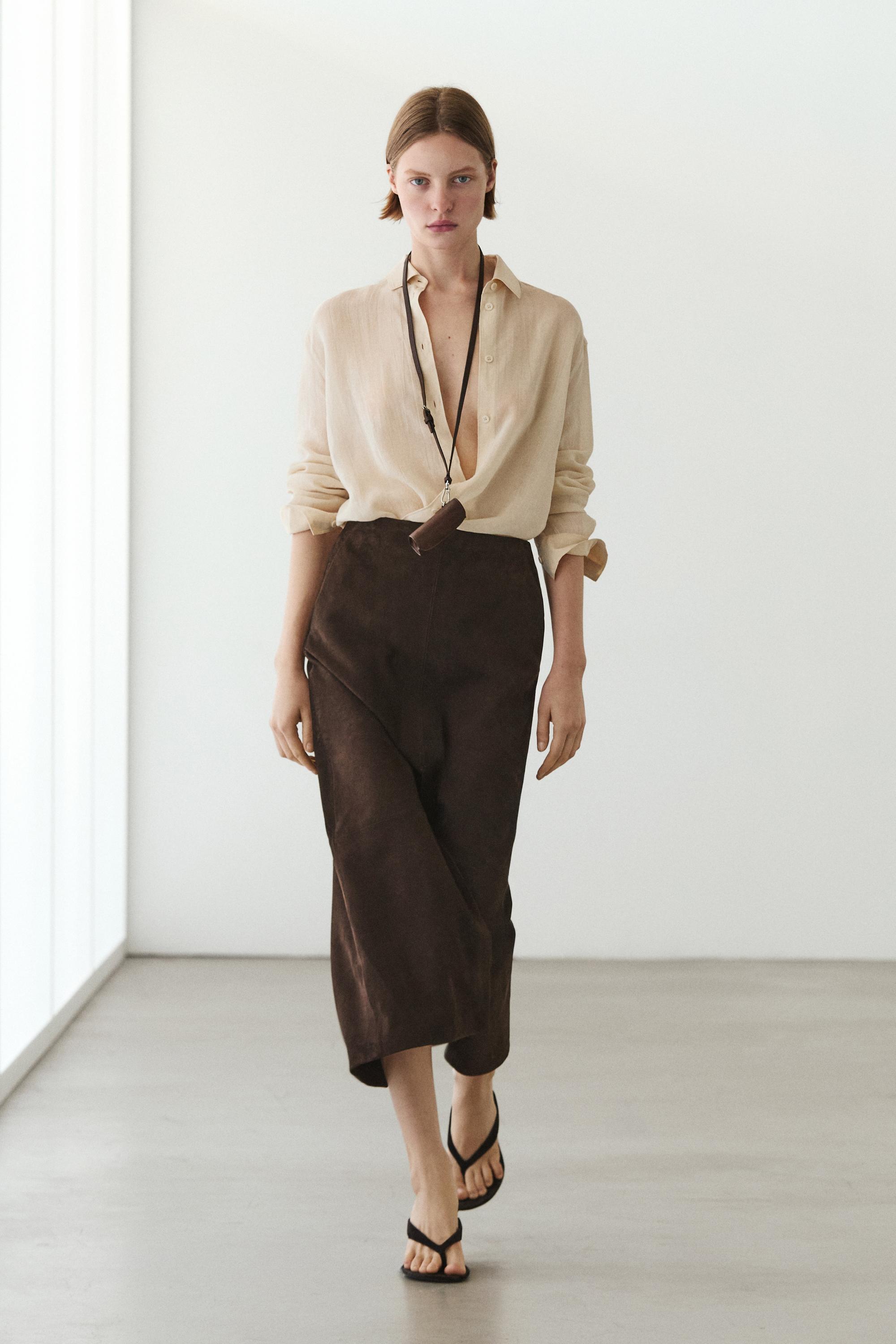 Falda midi recta piel nobuck