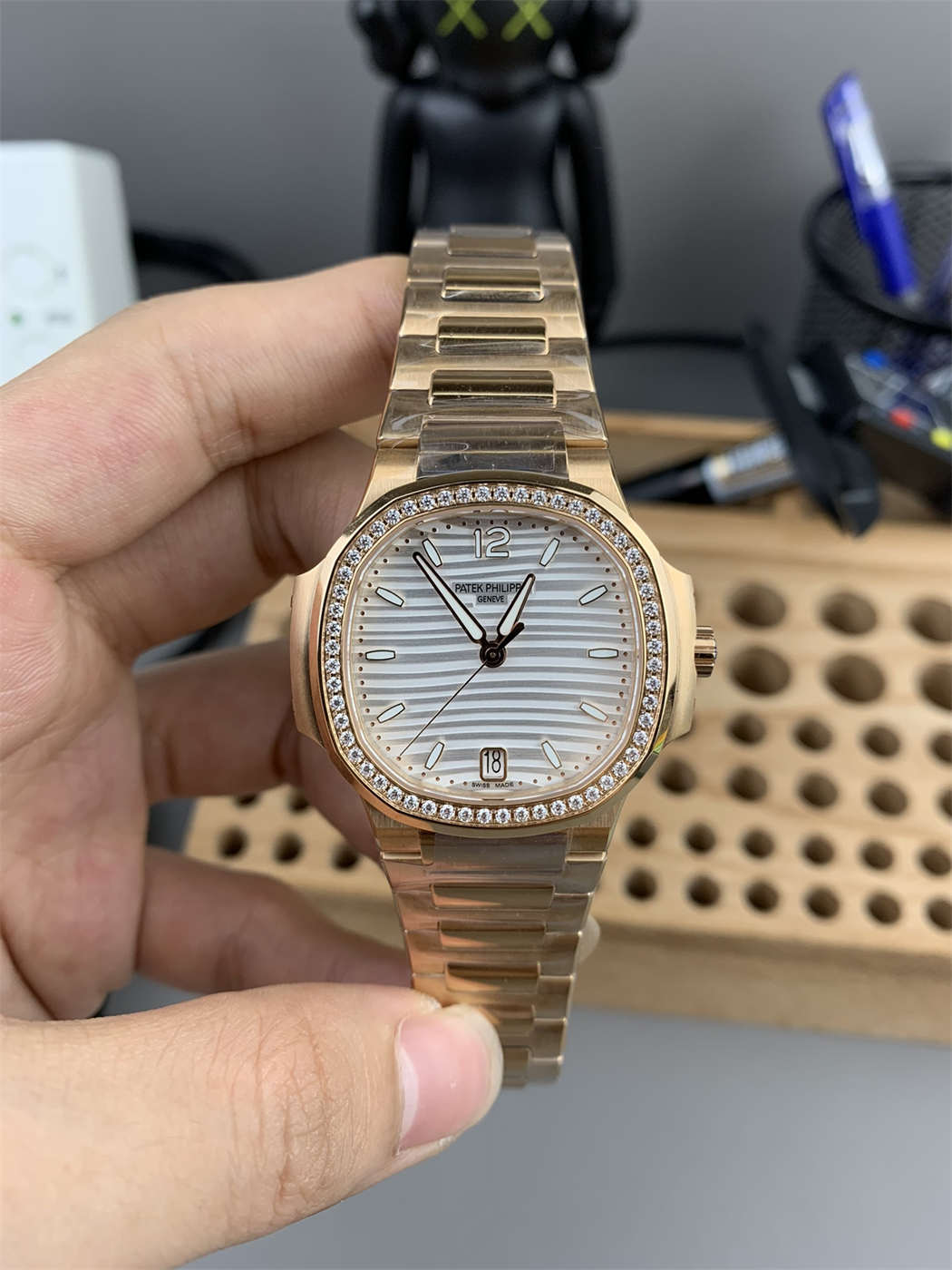 Nautilus 7118 Replica – 3K Factory Ladies Rose Gold Diamond Bezel 35.2mm