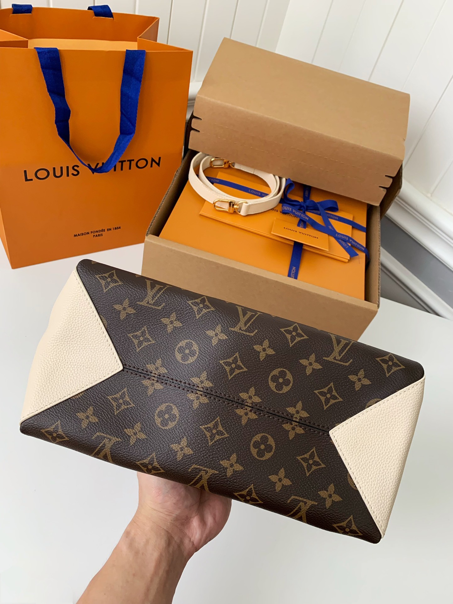 LV VENDOME  26*18*15cm