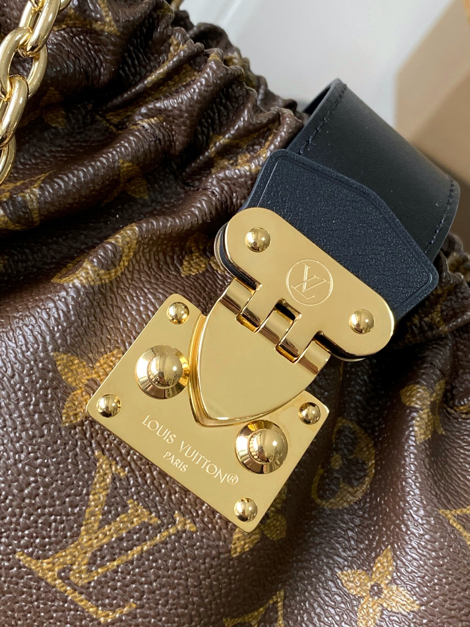 LOUIS VUITTON M27819 Pochette Sling PM